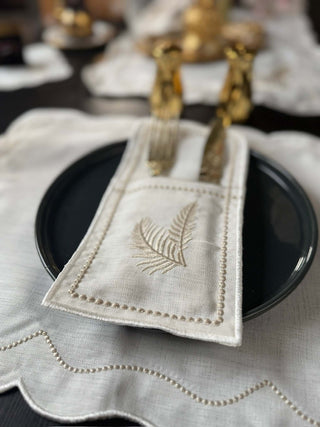 Wheat Ear Cappuccino Design Placemat Set - Premium Fabric - 6 Persons - 19 Pieces featuring embroidered cutlery pocket and elegant plate.