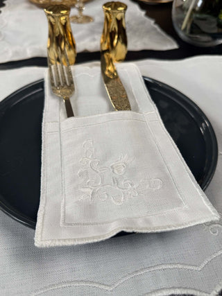 Classic Rose Off White Design Placemat Set - Premium Fabric - 6 Persons - 19 Pieces with embroidered cutlery pockets.