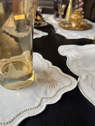 Wheat Ear Cappuccino Design Placemat Set - Premium Fabric - 6 Persons - 19 Pieces displayed with a glass and embroidered detail.